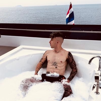 @durianonpizza profile picture
