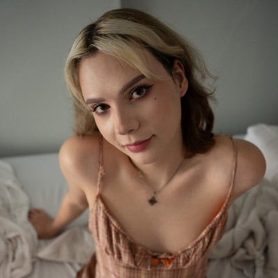 @geekyfemboi profile picture